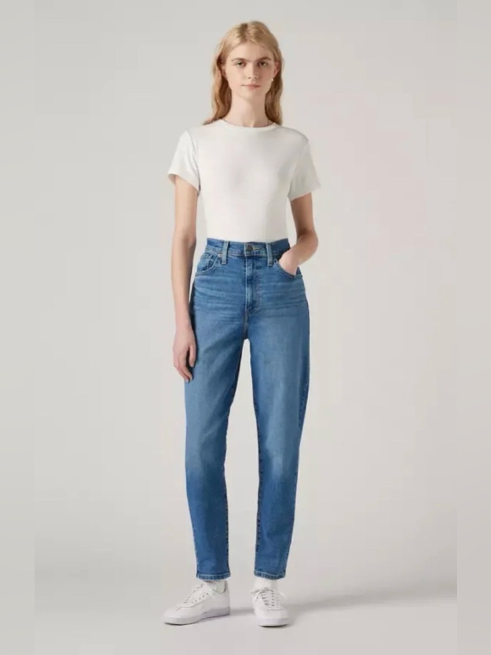 Levi's Sz 29 Mid Wash Mom High Rise Relaxed Hip Leg Tapered jeans NEW WITH TAGS